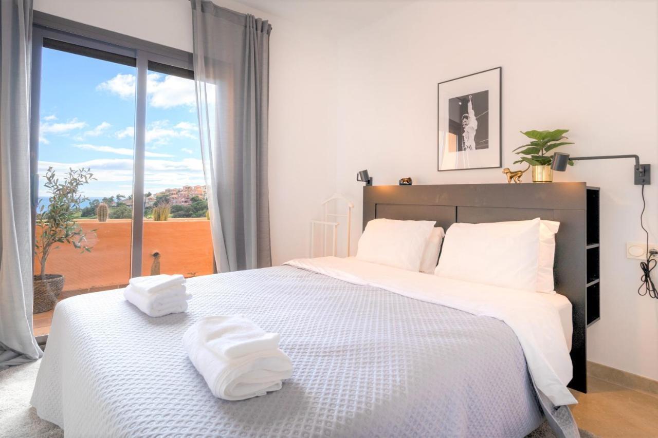 9 Penthouse With Amazing Sea Views, Close To Golf Manilva Duquesa Exterior photo