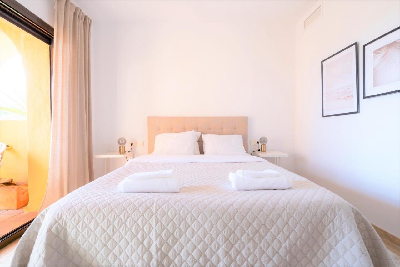 9 Penthouse With Amazing Sea Views, Close To Golf Manilva Duquesa Exterior photo